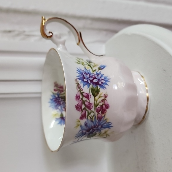 Vintage ROSINA Queens Teacup & Saucer "Wild Flowers" blue England - Picture 3 of 9
